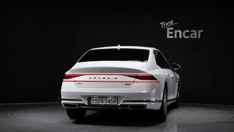 Genesis G90