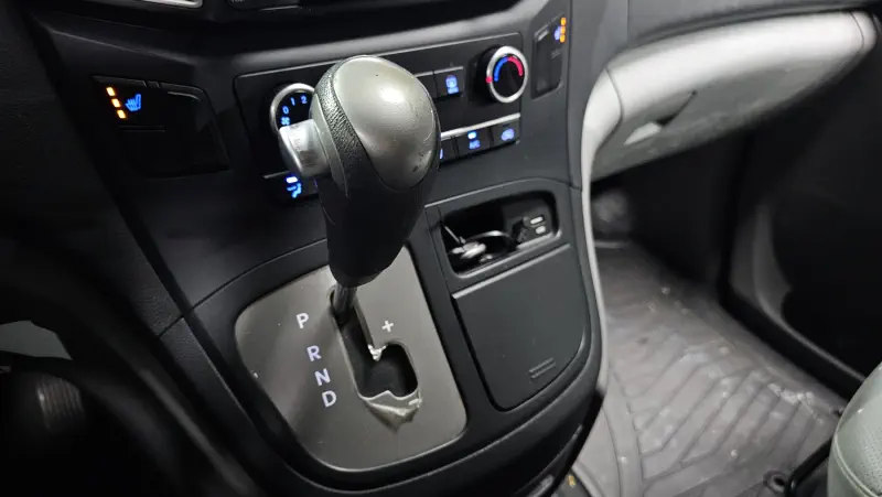 Hyundai Grand Starex