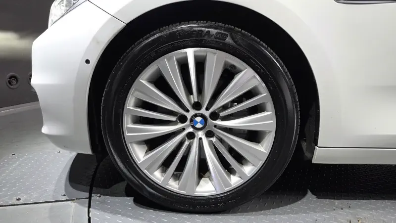 BMW 5-Series Gran Turismo