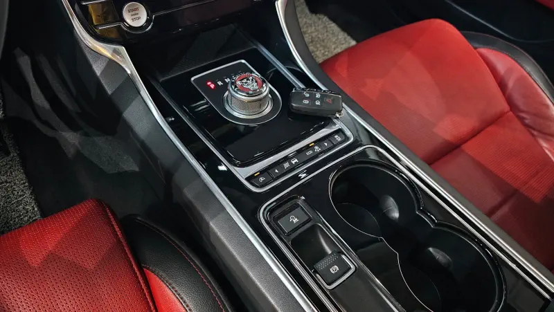 Jaguar XE