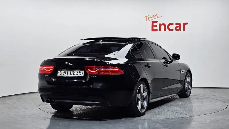 Jaguar XE