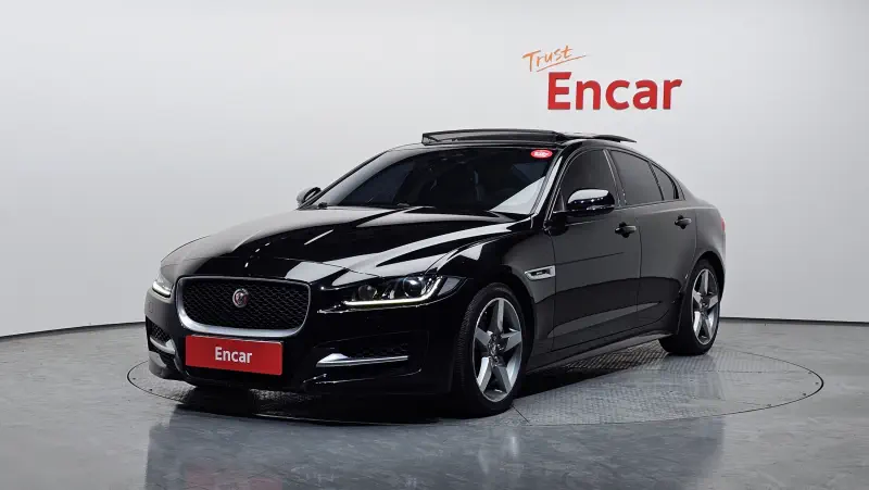 Jaguar XE