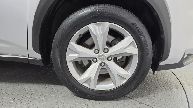 Lexus NX300h