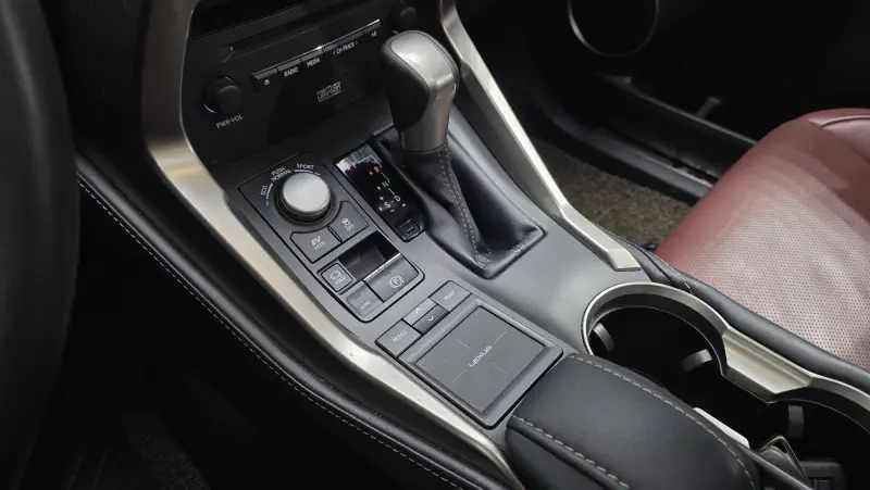 Lexus NX300h