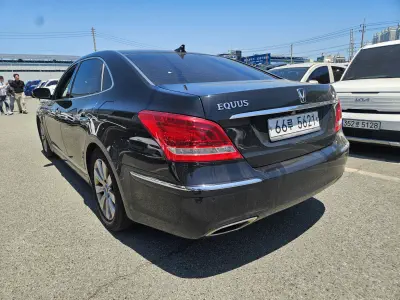 Hyundai Equus