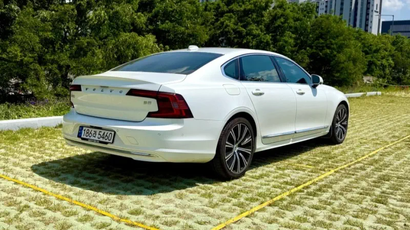 Volvo S90