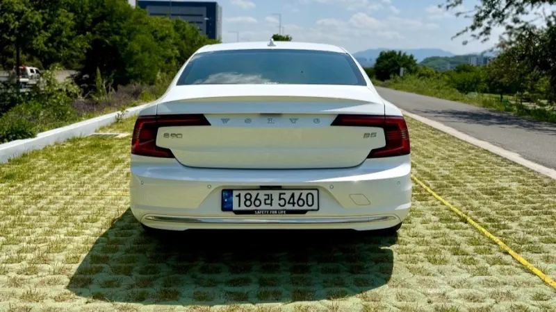 Volvo S90