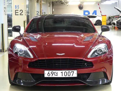 Aston Martin Vanquish