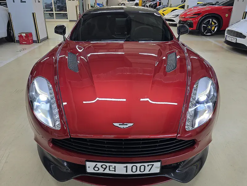 Aston Martin Vanquish