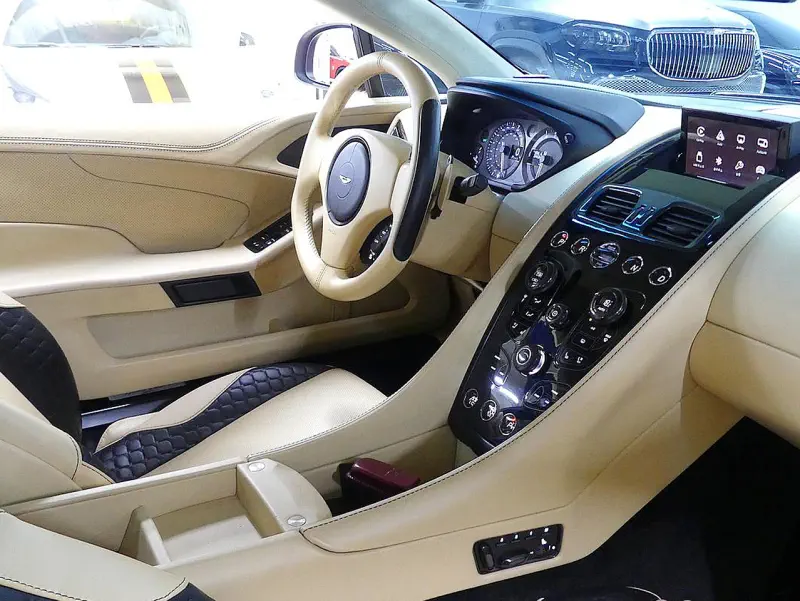 Aston Martin Vanquish