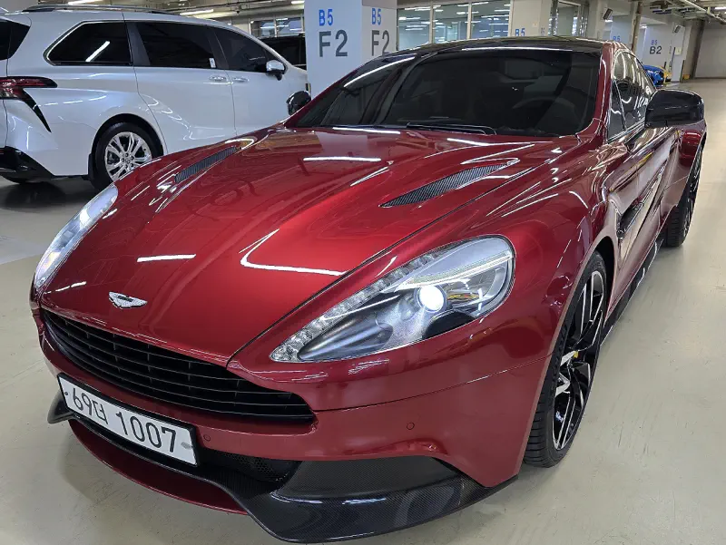 Aston Martin Vanquish