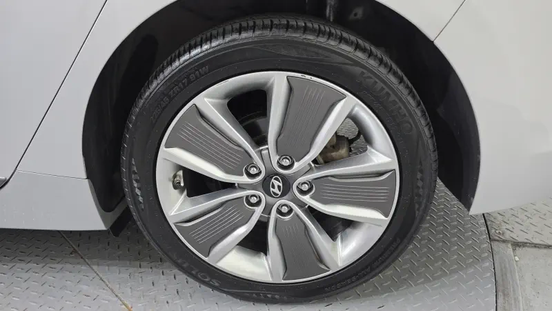 Hyundai Ioniq
