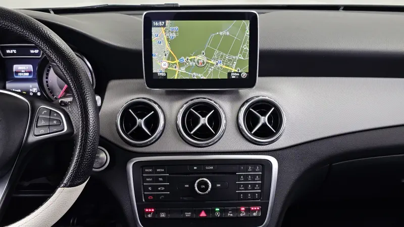 Mercedes-Benz GLA-Class