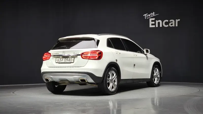 Mercedes-Benz GLA-Class