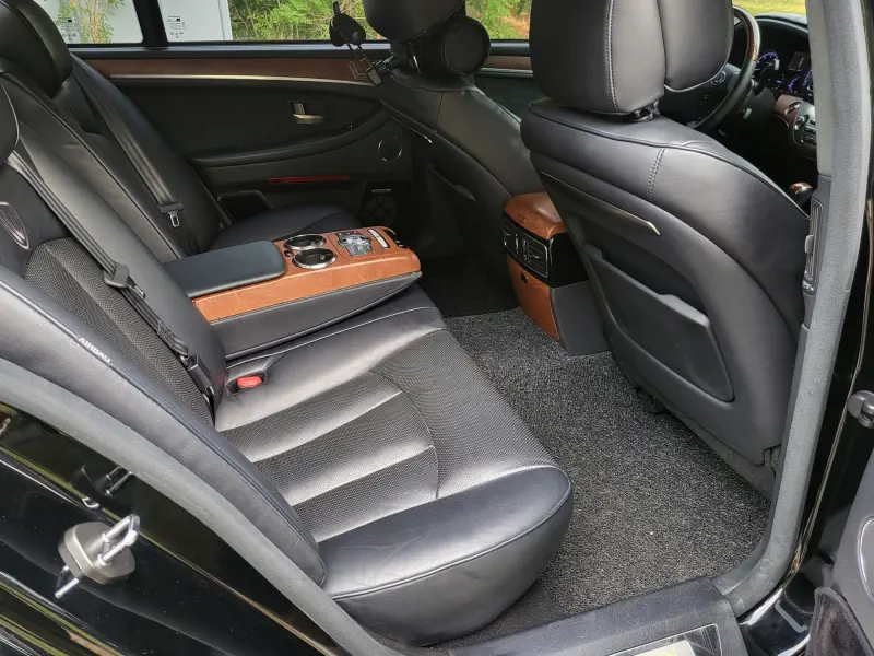 SsangYong Chairman W