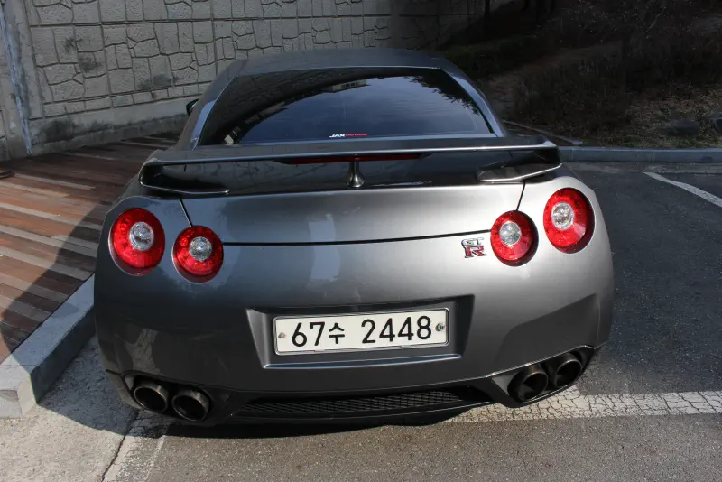 Nissan GT-R