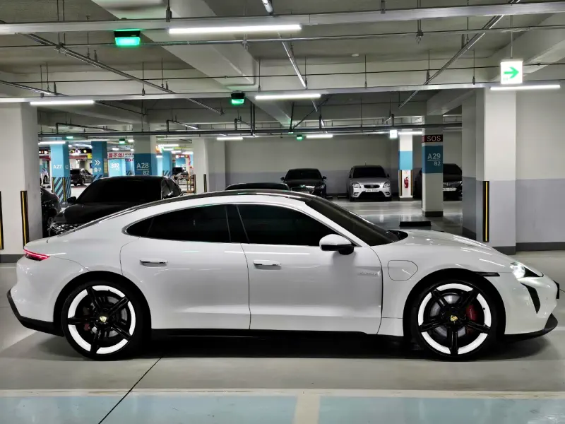 Porsche Taycan