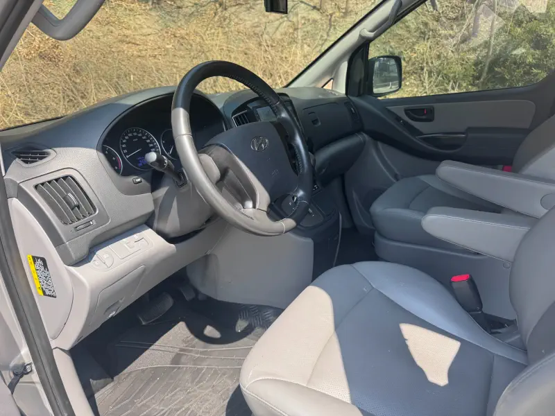 Hyundai Grand Starex