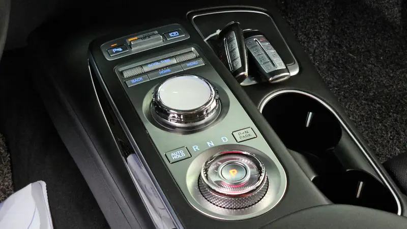 Genesis GV70