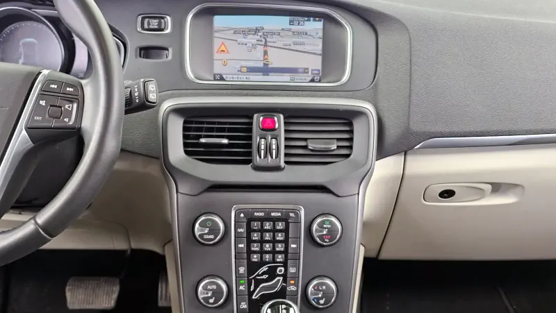 Volvo V40