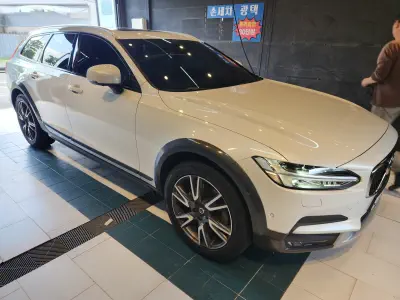 Volvo V90