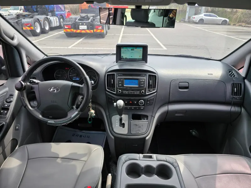 Hyundai Grand Starex