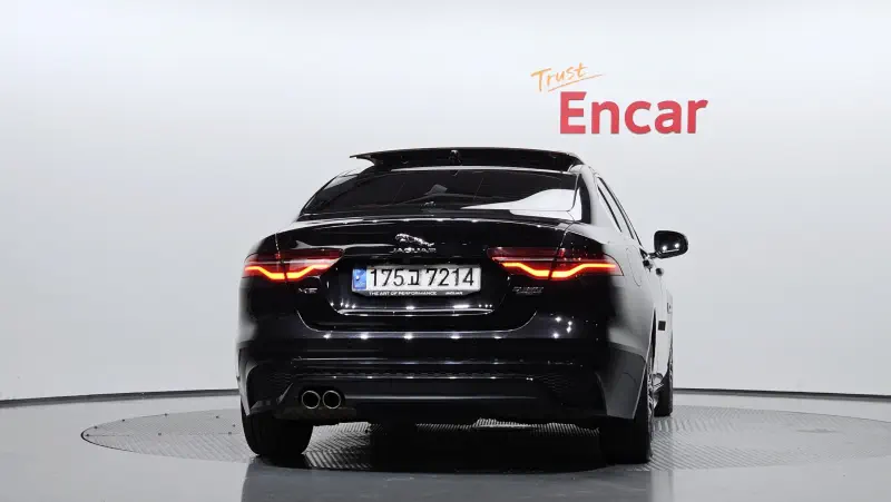Jaguar XE