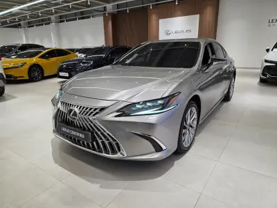 Lexus ES300h