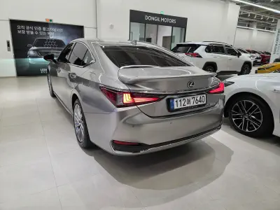 Lexus ES300h