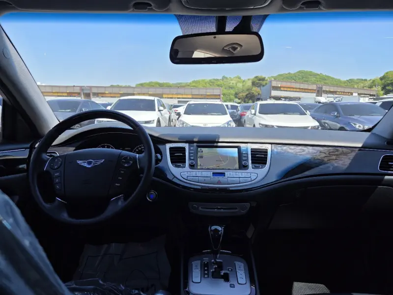 Hyundai Genesis