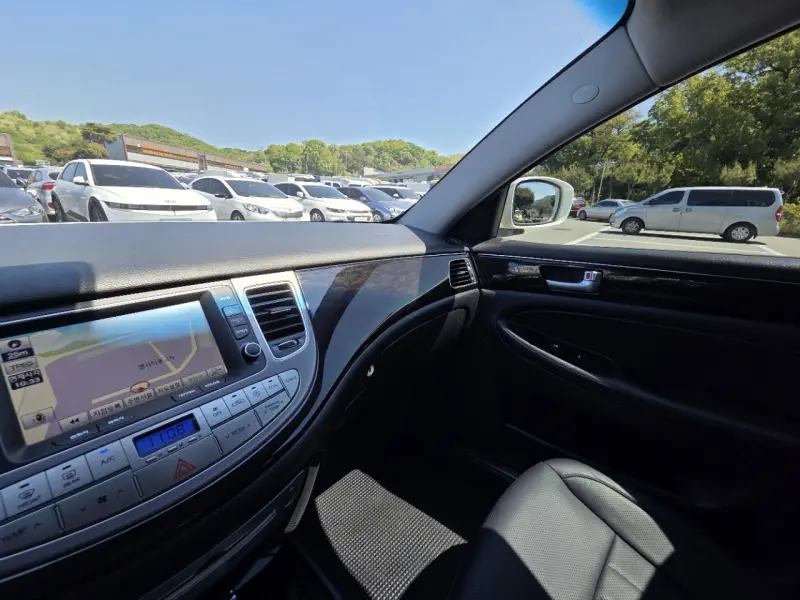 Hyundai Genesis