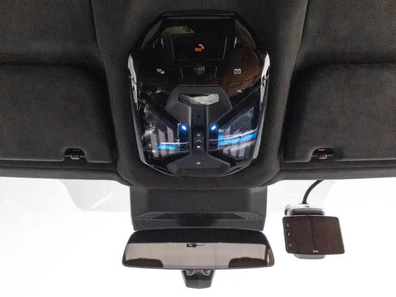 BMW i7