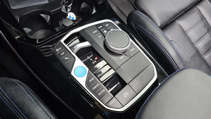 BMW iX3