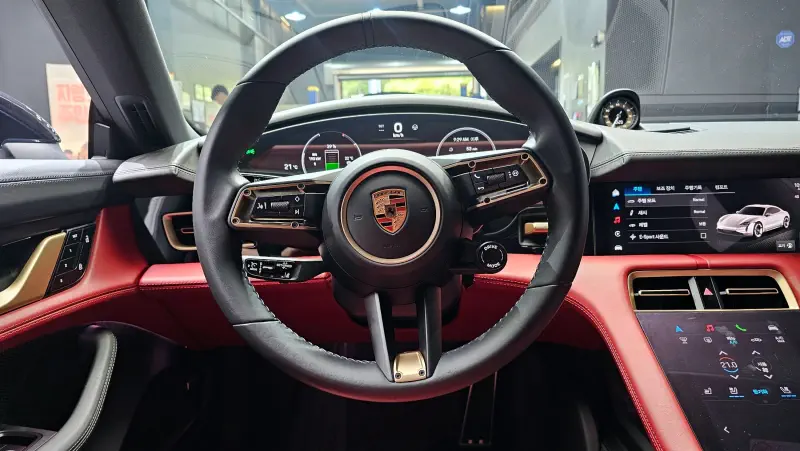 Porsche Taycan