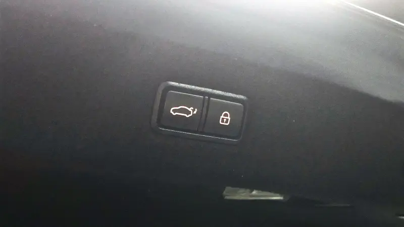 Genesis EQ900