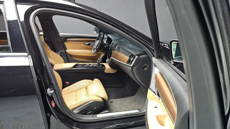 Volvo S90