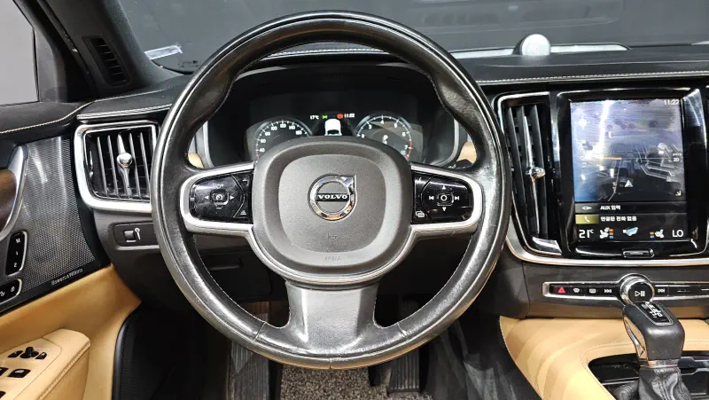 Volvo S90