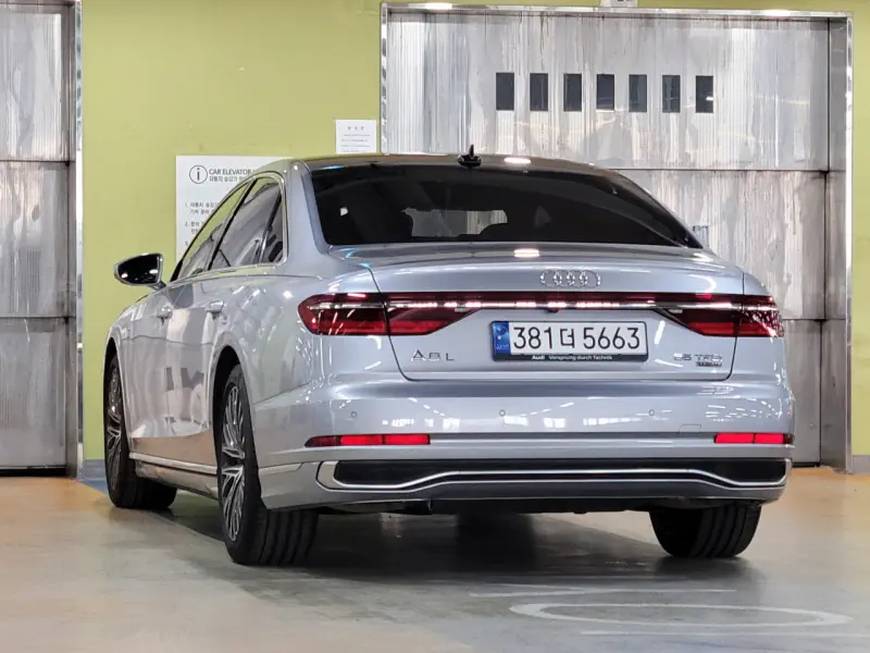 Audi A8