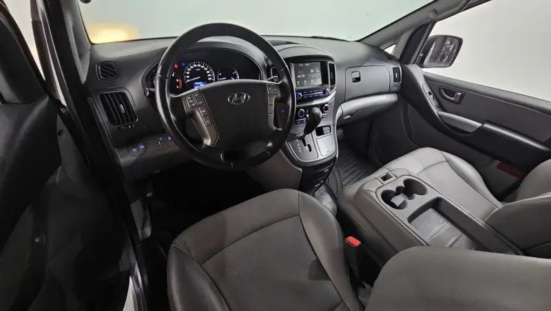 Hyundai Grand Starex