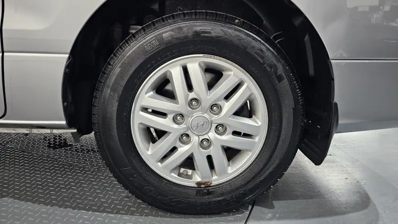 Hyundai Grand Starex