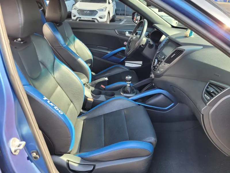 Hyundai Veloster