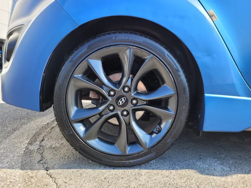 Hyundai Veloster