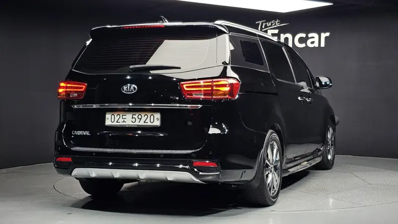 Kia Carnival