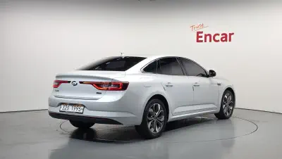 Renault SM6