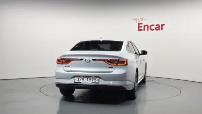 Renault SM6