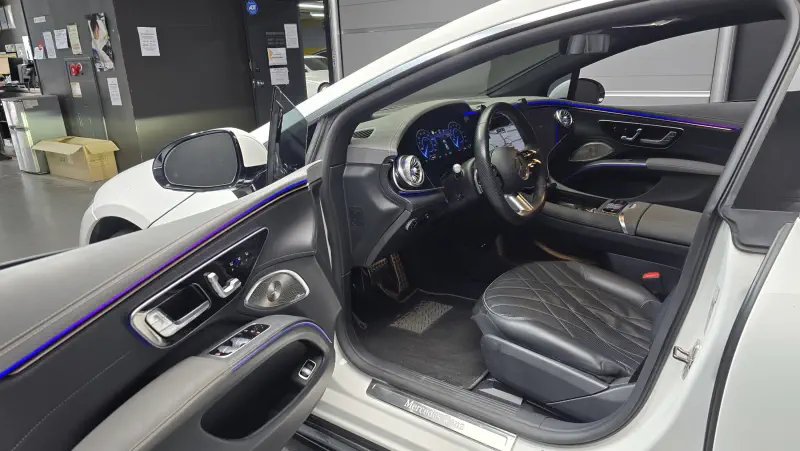 Mercedes-Benz EQS