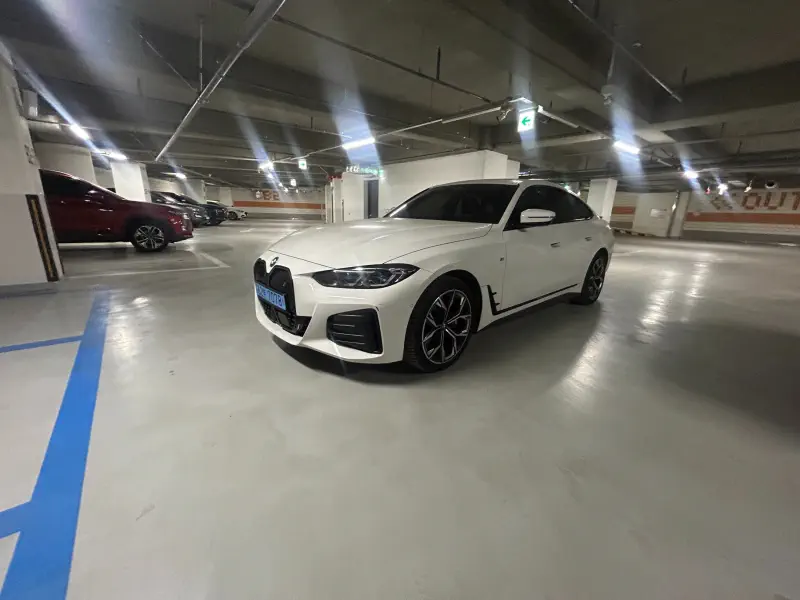 BMW i4