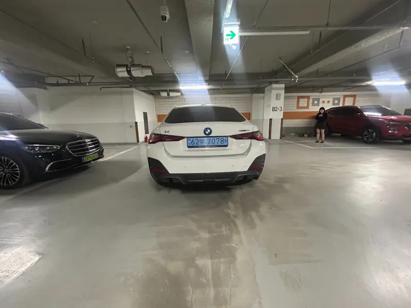 BMW i4