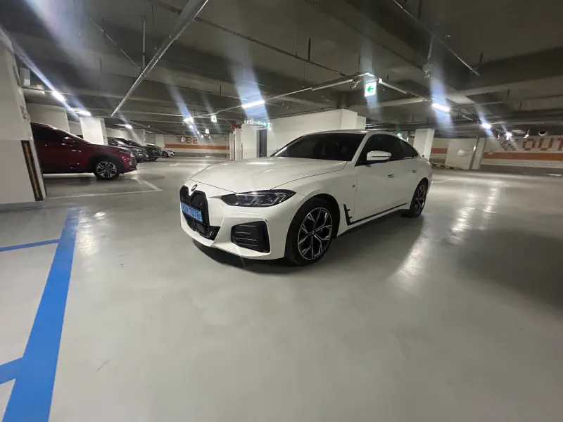 BMW i4