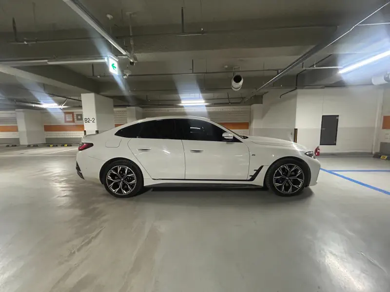 BMW i4